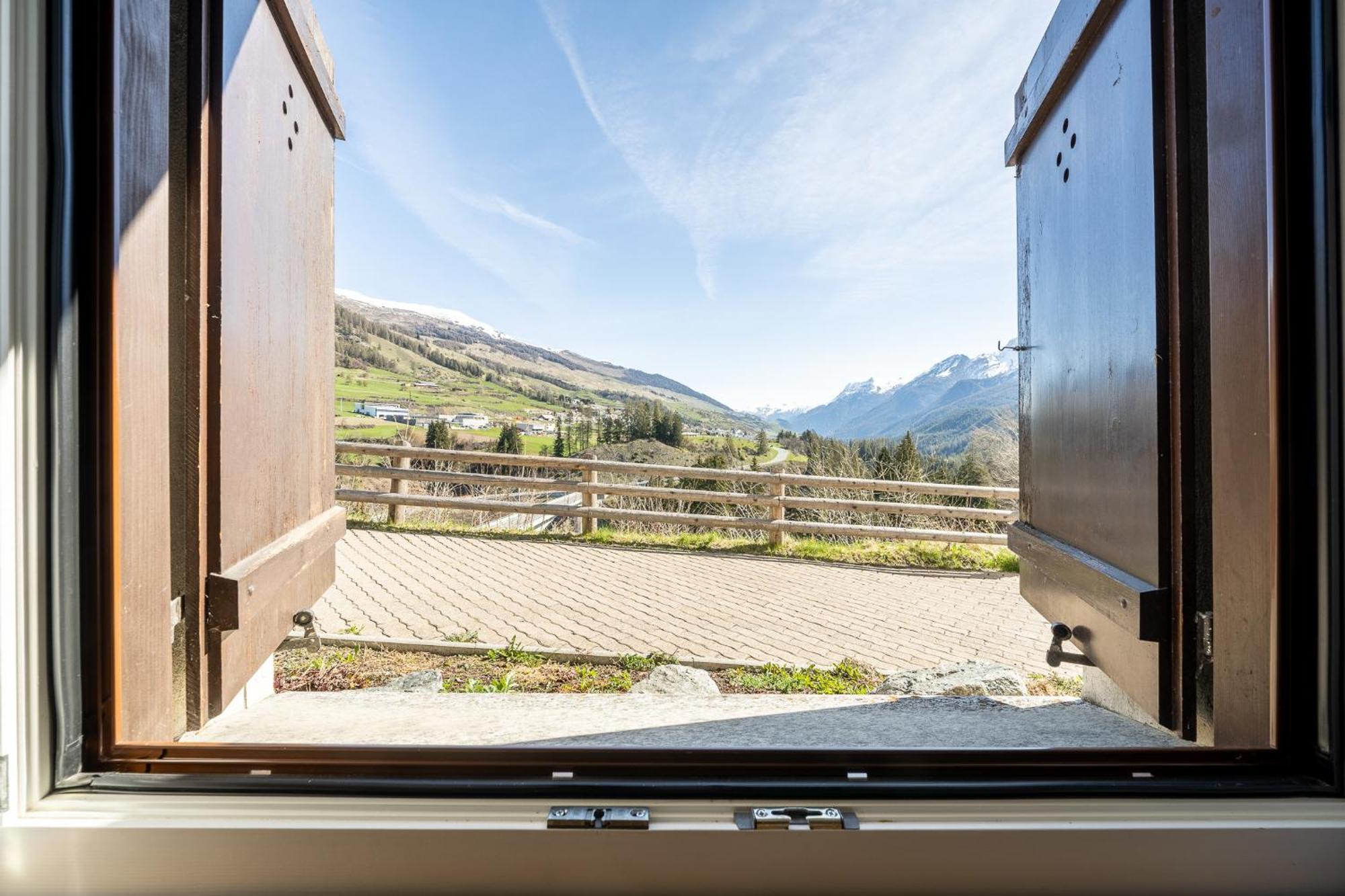 8001 Gemuetliche 2,5-Zimmer-Wohnung Mit Wunderschoenem Ausblick Richtung Scuol فولبيرا المظهر الخارجي الصورة